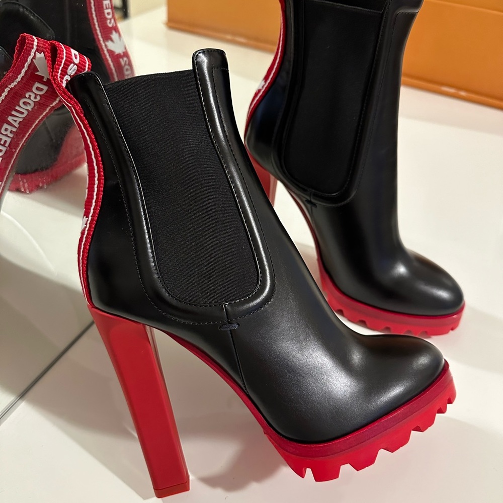 NEW 🔥 Dsquared2 heeled boots, Sz.38